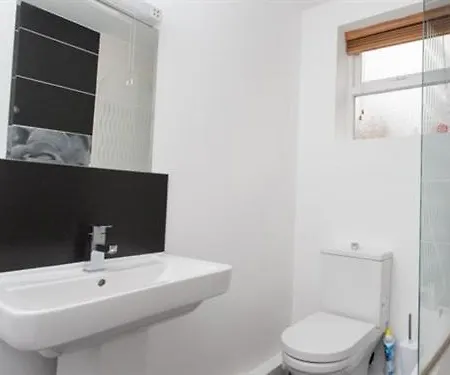 Апартаменти Luxurious Serviced