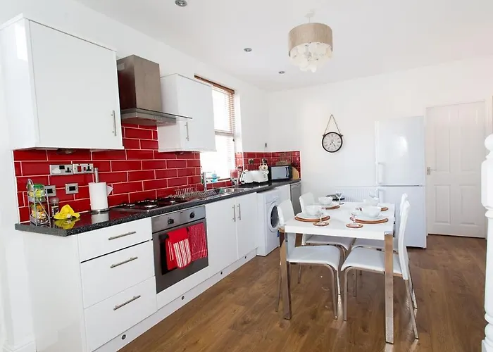 Luxurious Serviced *