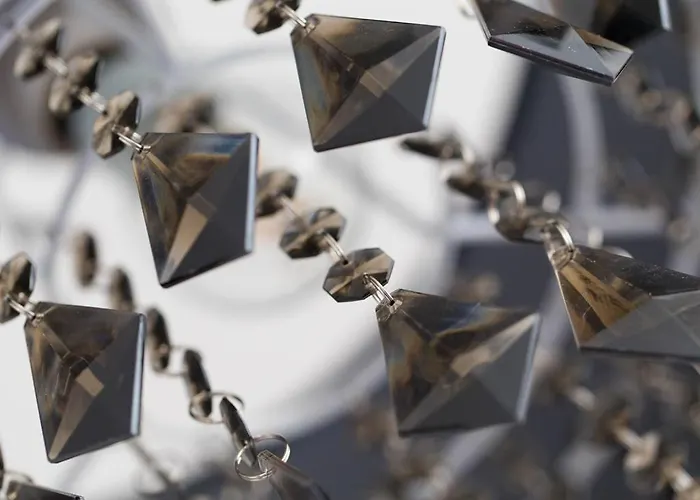 Luxurious Serviced *